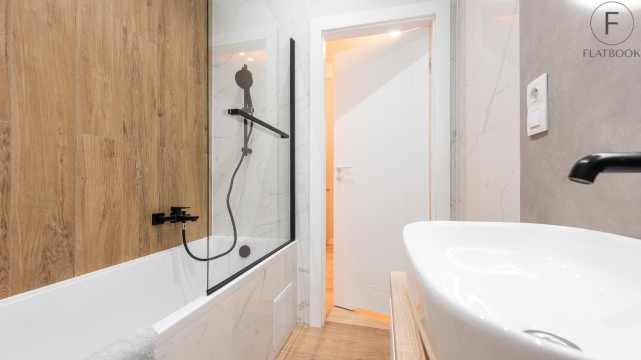 Flatbook - City Center Apartments Granaria Γκντανσκ Εξωτερικό φωτογραφία